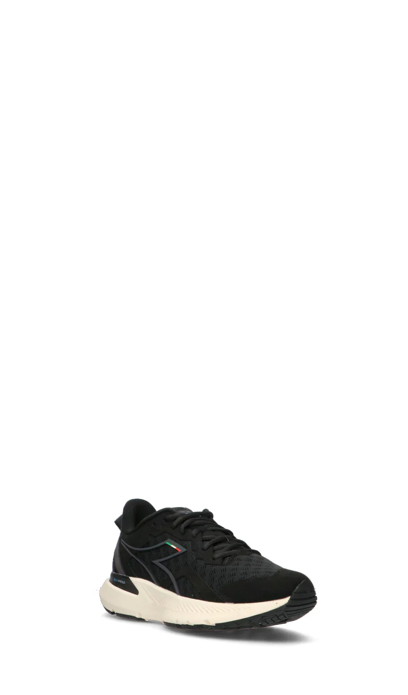 DIADORA - MYTHOS BLUSHIELD VOLO HIP 3 Scarpa running uomo nera - Image 2