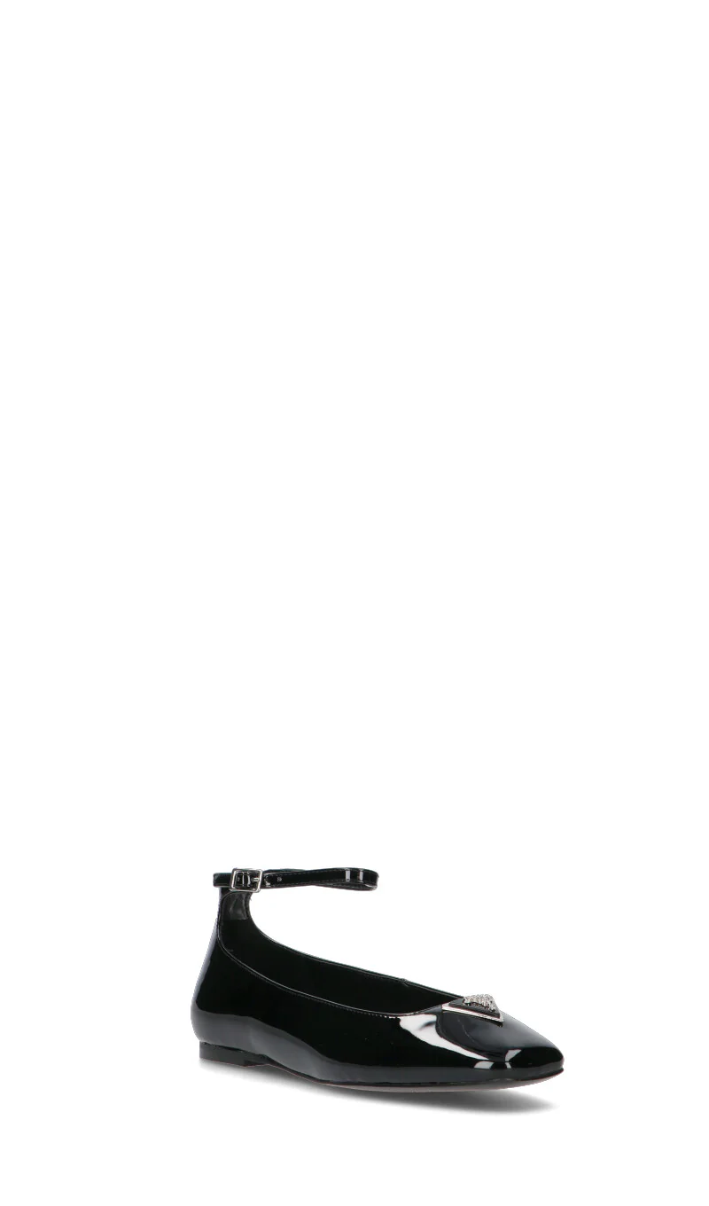 GUESS - Image 2